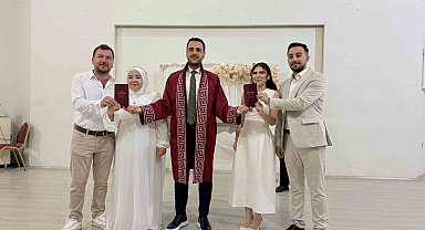 Kardeşlerin çifte mutluluğu: Aynı gün evlenip, birbirlerine şahit oldular