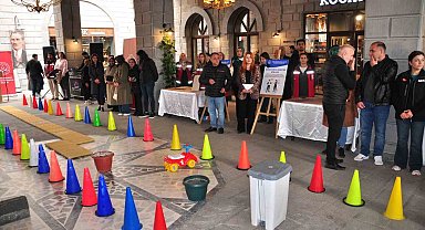 Kars'ta Engelliler Haftası'nda duygulandıran farkındalık etkinliği: "Kalbinle ve Ellerinle Hisset"