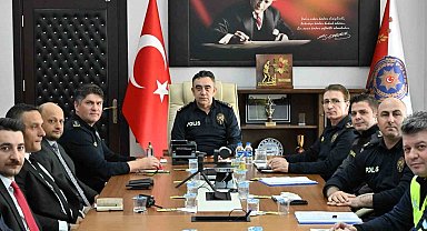 Kars'ta güvenlik toplantısı: Huzur ortamı ve okul çevreleri masaya yatırıldı