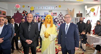 Kars'ta "7 bölge, Tek ruh" sergisi yoğun ilgi gördü
