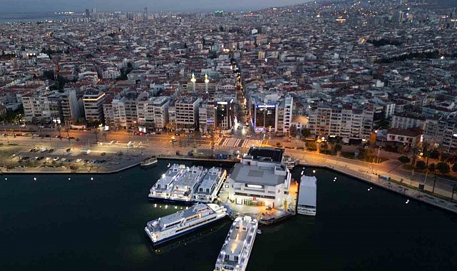 Karşıyaka Yalı Bulvarı'na yükseltilmiş ve desenli yaya platformu