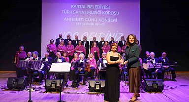 Kartal'da Anneler Günü coşkusu: Sevilen eserler anneler için seslendirildi