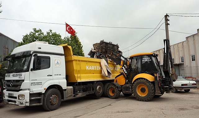 Kartepe'de bayram öncesi temizlik mesaisi
