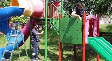 Kartepe'de çocuk parkları yenileniyor