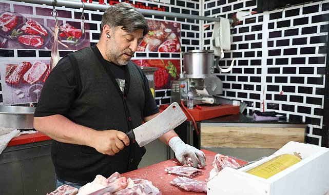Kasapların yoğun bayram mesaisi sürüyor