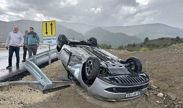 Kastamonu'da su birikintisine kapılan otomobil takla attı