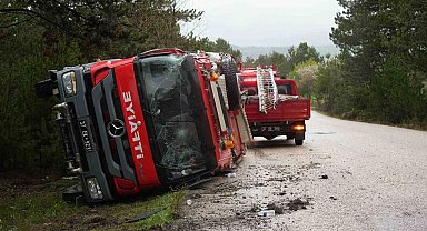Kastamonu'da yangın ihbarına giden itfaiye aracı kaza yaptı: 3 yaralı