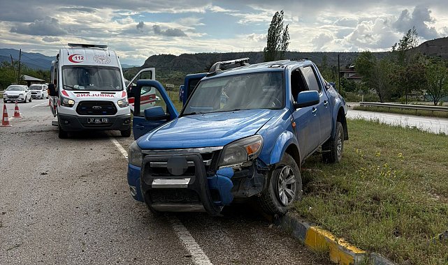 Kastamonu'da yoldan çıkan kamyonet takla attı: 4 yaralı