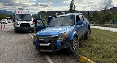 Kastamonu'da yoldan çıkan kamyonet takla attı: 4 yaralı