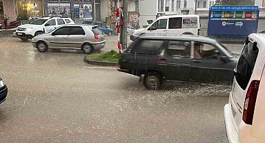 Kavak'ta sağanak yağış