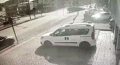 Kavşakta kırmızı ışık kazası kamerada
