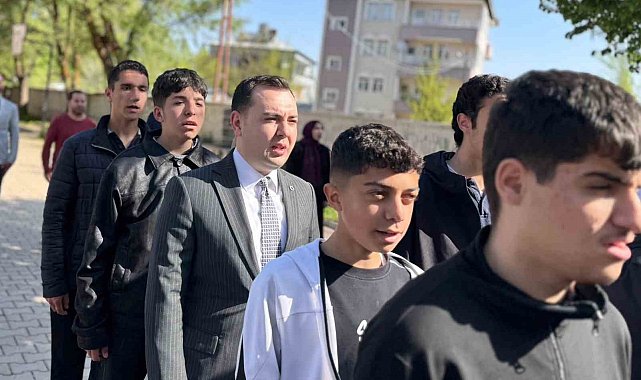 Kaymakam Güney, haftaya öğrencilerle başladı