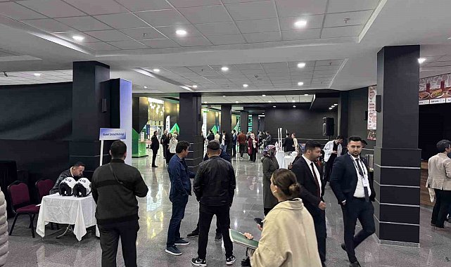 Kayseri'de bin 500 işsiz işverenle buluştu
