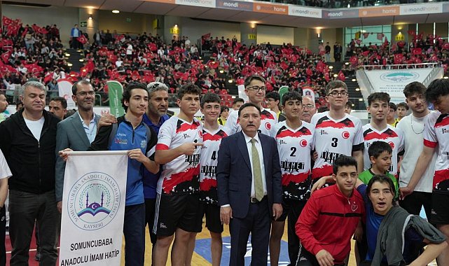 Kayseri'de imam hatip rüzgarı: 3 bin sporcu, tek yürek