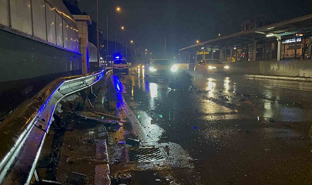 Kaza yaptı, motor yerinden çıktı: 1'i ağır 2 yaralı