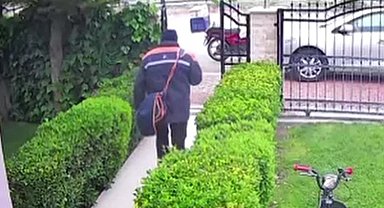 Kazada hayatını kaybeden kuryenin son teslimat görüntüleri kameraya yansındı
