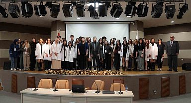 KBÜ'de kimya öğrencileri için önlük giyme töreni düzenlendi