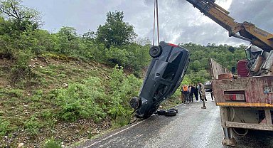 Kemaliye'de yağış nedeniyle araç takla attı