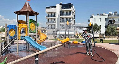Kepez'de park ve oyun alanlarında hijyen seferberliği