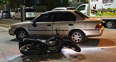 Keşan'da otomobil ile çarpışan motosiklette 2 kişi yaralandı