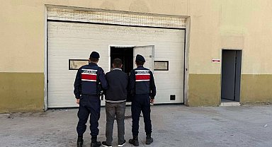 Kesinleşmiş 17 yıl cezayla aranan şahsı jandarma yakaladı