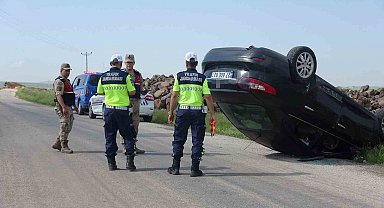 Kilis'te feci kaza: Otomobil taklalar attı, 5 kişi yaralandı