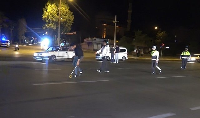 Kilis'te feci kaza: Tır ile çarpışan motosikletteki 2 kişi ağır yaralandı