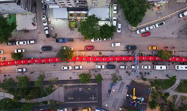 Kırıkkale'de 19 Mayıs coşkusu: Yüzlerce vatandaş, metrelerce uzunluğundaki Türk bayrağıyla yürüdü