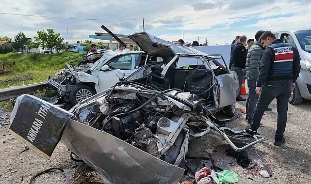 Kırıkkale'de araçlar bir aileye mezar oldu: Ölü sayısı 3'e yükseldi, 6 kişinin tedavisi sürüyor