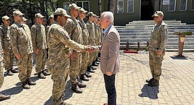 Kırklareli'nde gümrük personeli ve Mehmetçik ile bayramlaşma