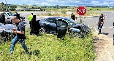 Kırklareli'nde iki otomobil çarpıştı: 6 yaralı