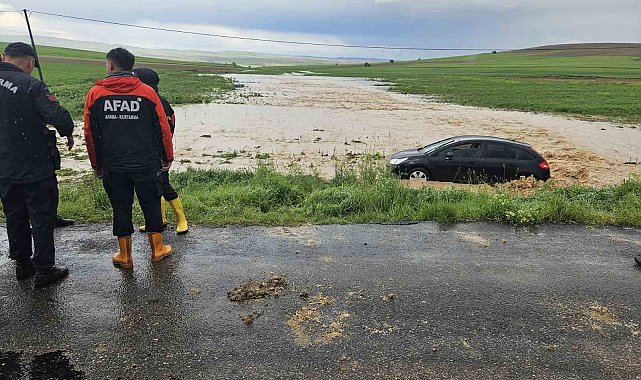 Kırşehir'de sağanak sele neden oldu