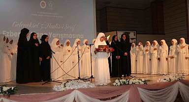 Kız Kur'an kursu öğrencileri hadis-i şerif bilgisinde yarıştı
