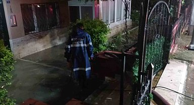 Kocaeli'de sağanak etkili oldu: ev ve iş yerlerini su bastı