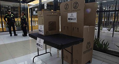 Kolombiya'da halk, yeni devlet başkanını seçmek üzere sandık başında