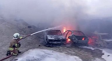Konteyner yatakhanede başlayan yangında alevlerin sıçradığı 8 araç demir yığını haline geldi