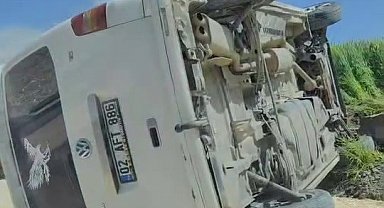 Kontrolden çıkan araç devrildi