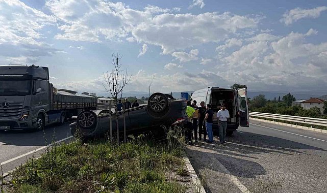 Kontrolden çıkan otomobil takla attı