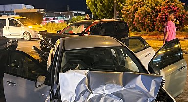 Köpeğe çarpan otomobil karşı şeride geçti: 2 yaralı