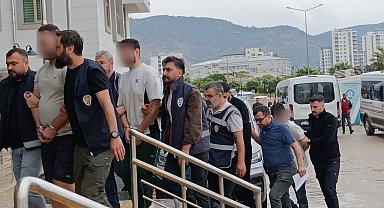 Kozan'da 5 cinayet şüphelisi adliyeye sevk edildi