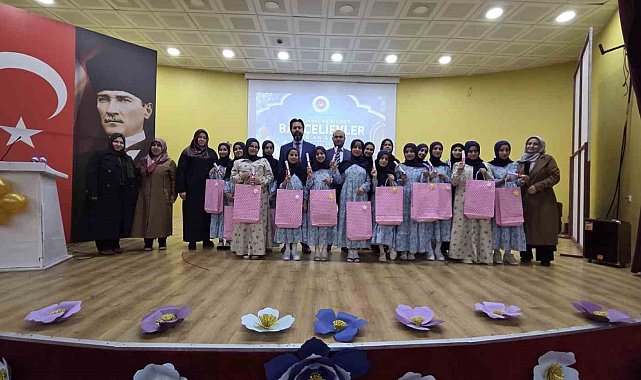 Kur'an Kursu'nda yıl sonu coşkusu