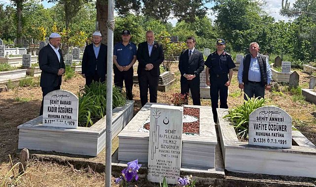 Kurban Bayramı'nda şehitler kabirleri başında anıldı