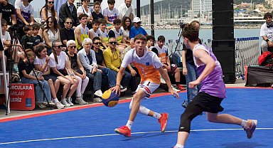 Kuşadası'nda basketbol turnuvası başladı