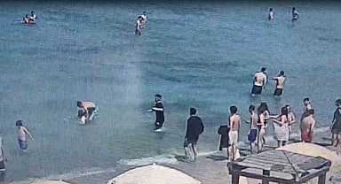 Kuşadası'nda denizde can pazarı: 70 yaşındaki turist ölümden döndü