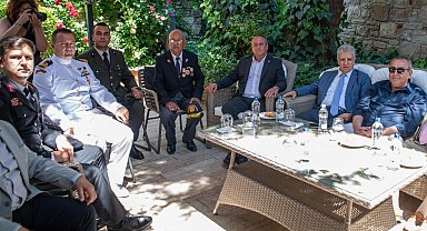 Kuşadası'nda ilçe protokolü bayramlaştı