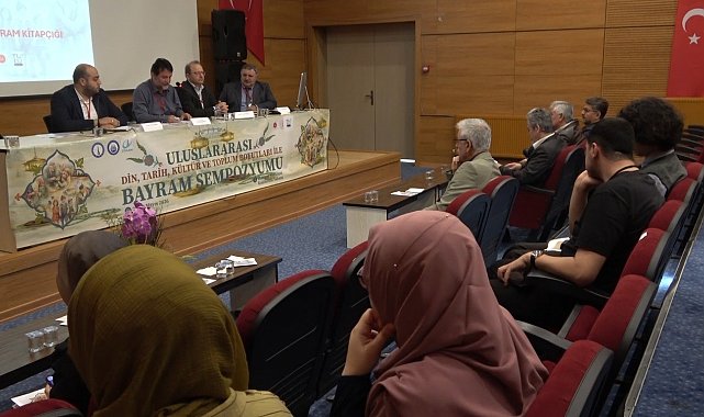Kütahya'da bayramın dini ve kültürel boyutları masaya yatırıldı