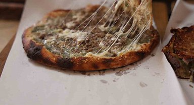 Lezzetini aroması ve odun ateşinden alan Anadolu'nun pizzası: 'Yağ somunu'