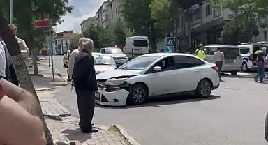 Lüleburgaz'da 3 araç birbirine girdi