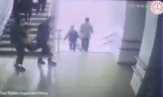 Malatya'da öğrencilerin deprem tahliyesi kamerada