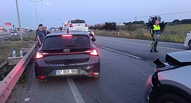 Manavgat'ta 3 araçlı zincirleme kaza: 2 yaralı